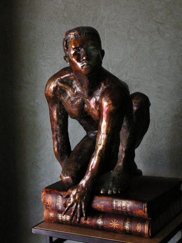 DEJONG KNEELING by thomas zahn